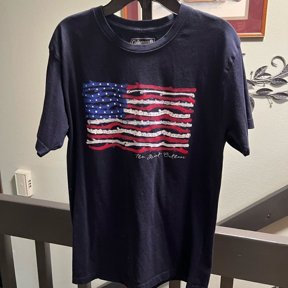 EUC Small Coleman Navy Blue Men's Shirt With Flag #93